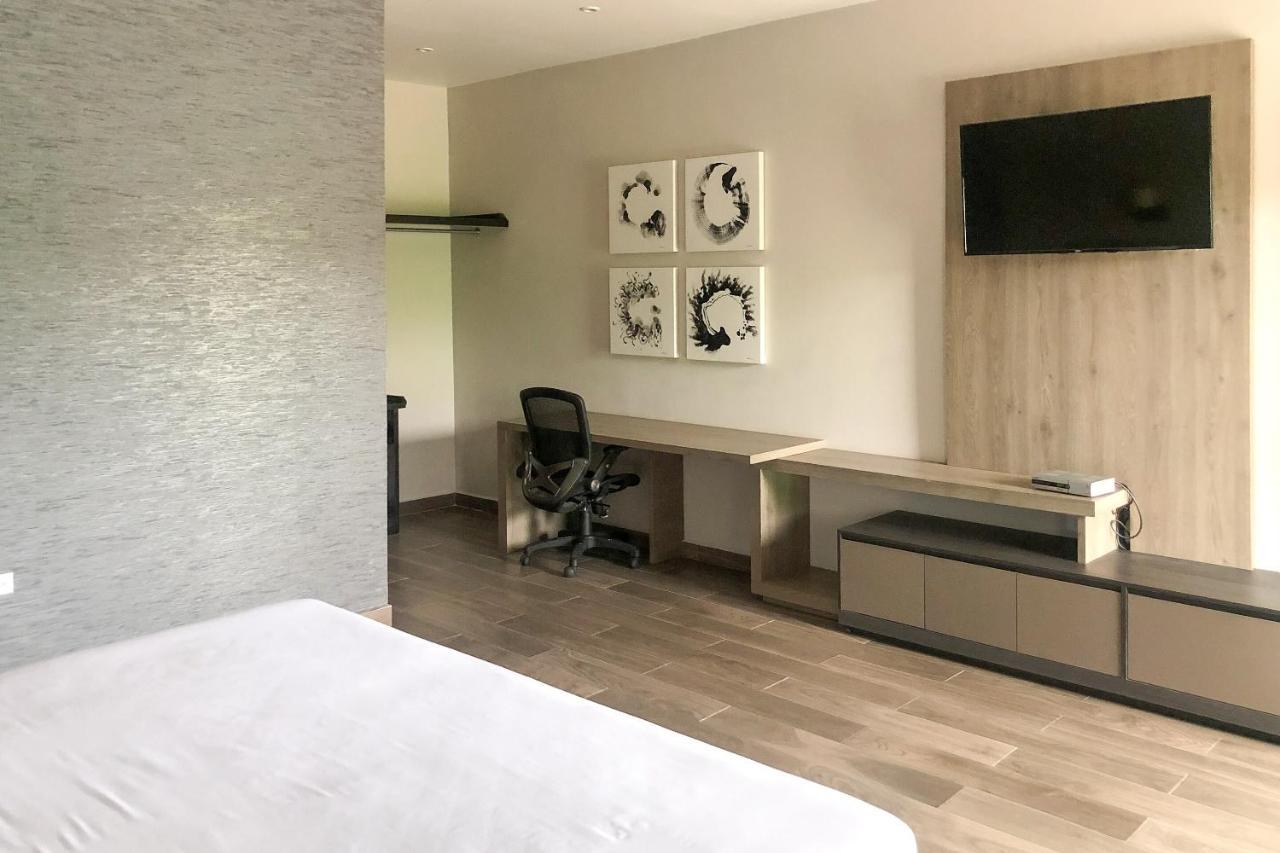Capital O Palms Hotel, Acuna Ciudad Acuna Ngoại thất bức ảnh