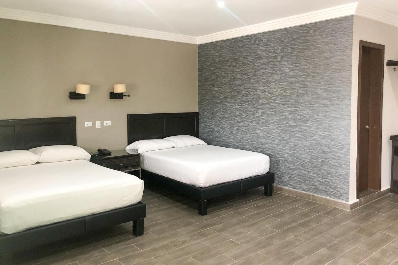 Capital O Palms Hotel, Acuna Ciudad Acuna Ngoại thất bức ảnh