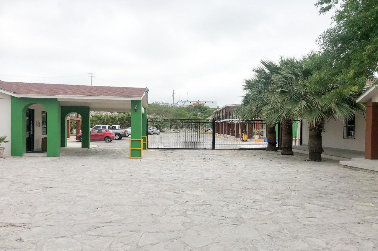 Capital O Palms Hotel, Acuna Ciudad Acuna Ngoại thất bức ảnh