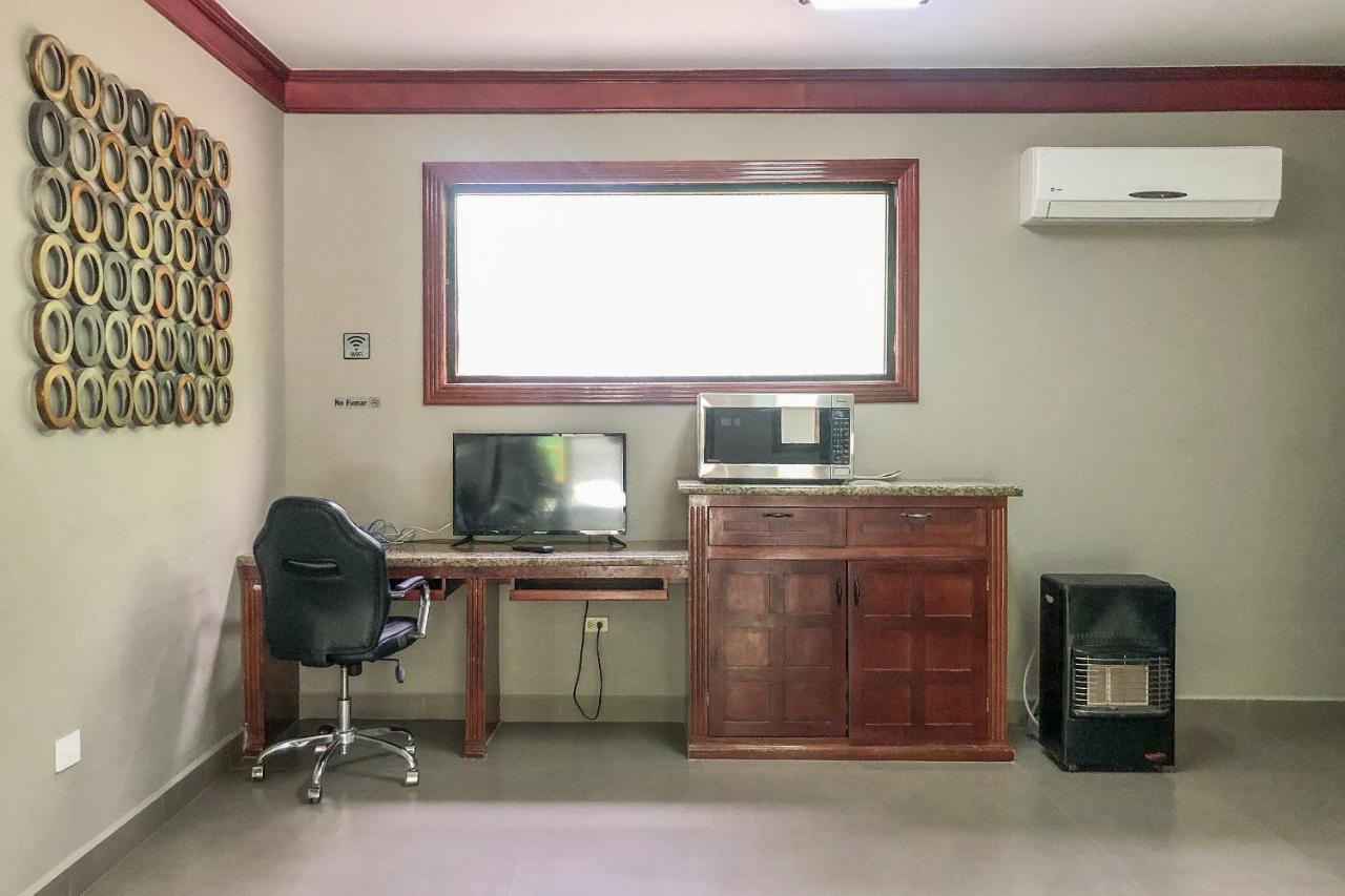 Capital O Palms Hotel, Acuna Ciudad Acuna Ngoại thất bức ảnh