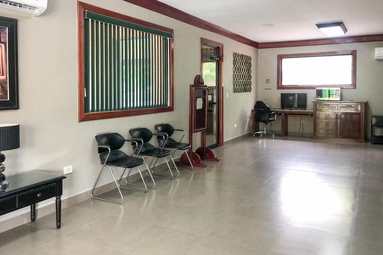 Capital O Palms Hotel, Acuna Ciudad Acuna Ngoại thất bức ảnh